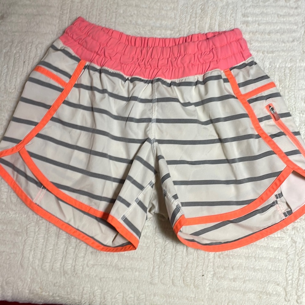 Lululemon seawheeze shorts size 4